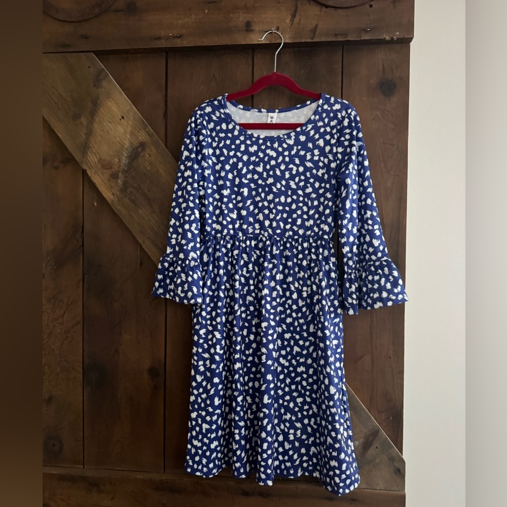 4/$12 NWOT Charming Blue and White Kids Dress